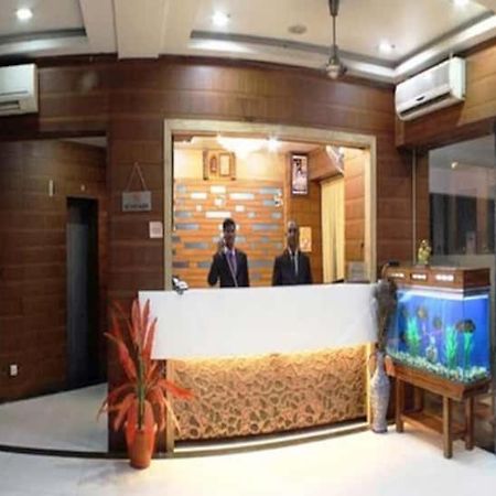 Hotel Puneet International Rāipur Екстериор снимка