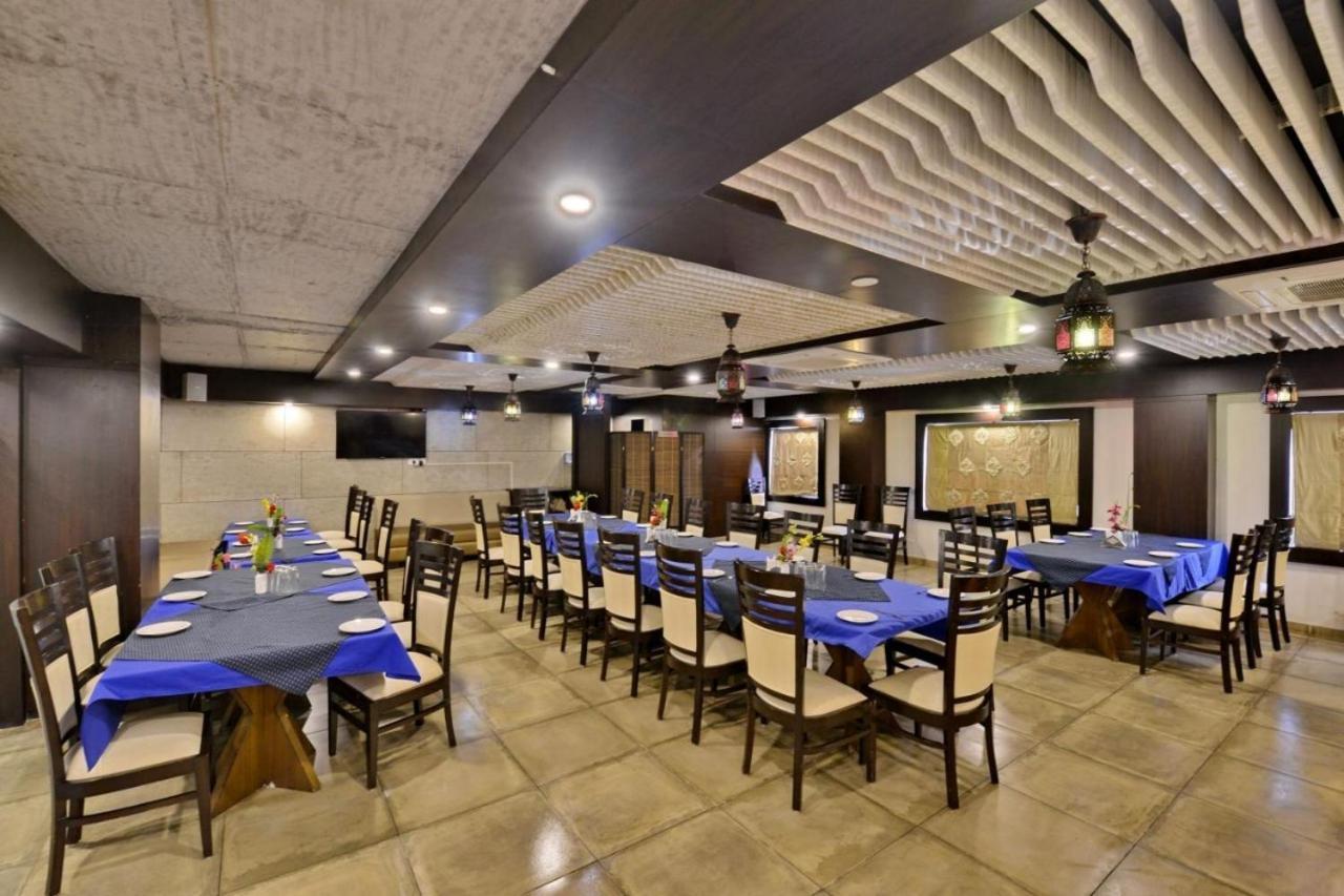 Hotel Puneet International Rāipur Екстериор снимка