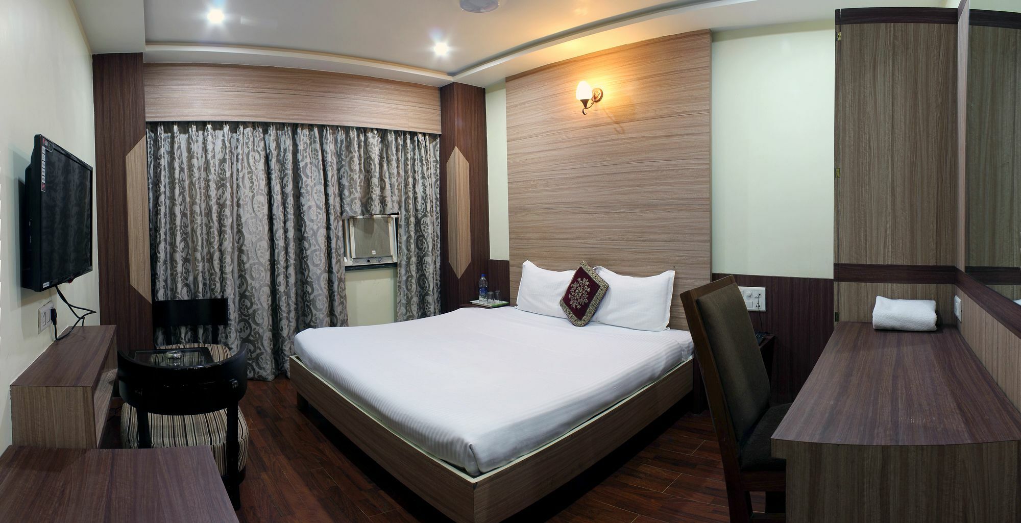 Hotel Puneet International Rāipur Екстериор снимка