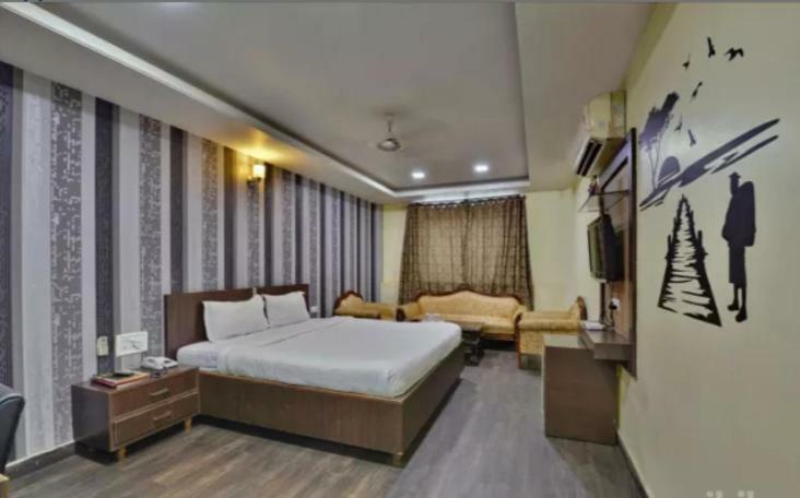 Hotel Puneet International Rāipur Екстериор снимка
