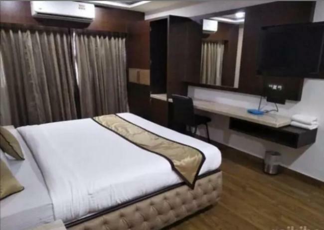 Hotel Puneet International Rāipur Екстериор снимка