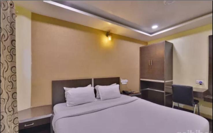Hotel Puneet International Rāipur Екстериор снимка