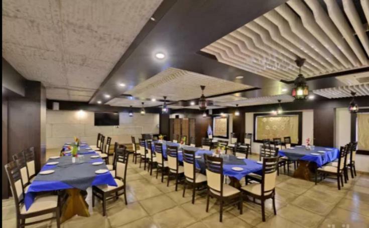 Hotel Puneet International Rāipur Екстериор снимка