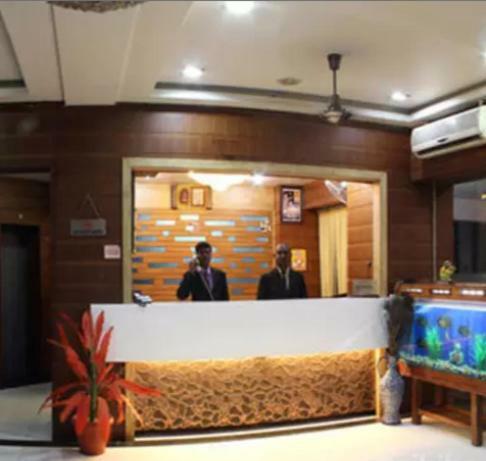 Hotel Puneet International Rāipur Екстериор снимка