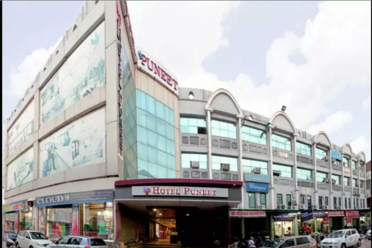 Hotel Puneet International Rāipur Екстериор снимка