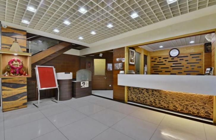 Hotel Puneet International Rāipur Екстериор снимка