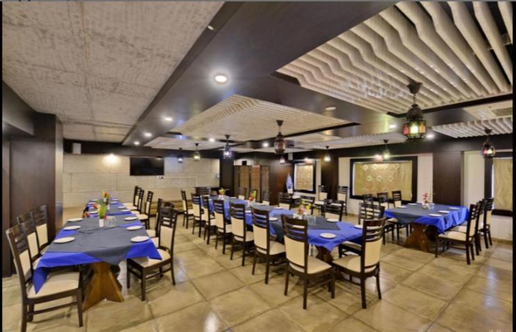 Hotel Puneet International Rāipur Екстериор снимка
