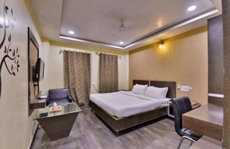 Hotel Puneet International Rāipur Екстериор снимка