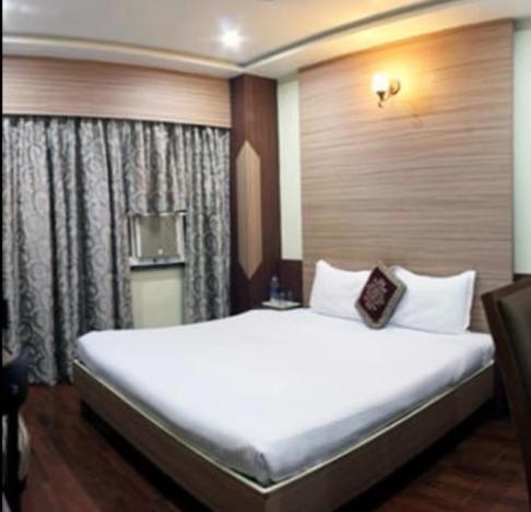 Hotel Puneet International Rāipur Екстериор снимка
